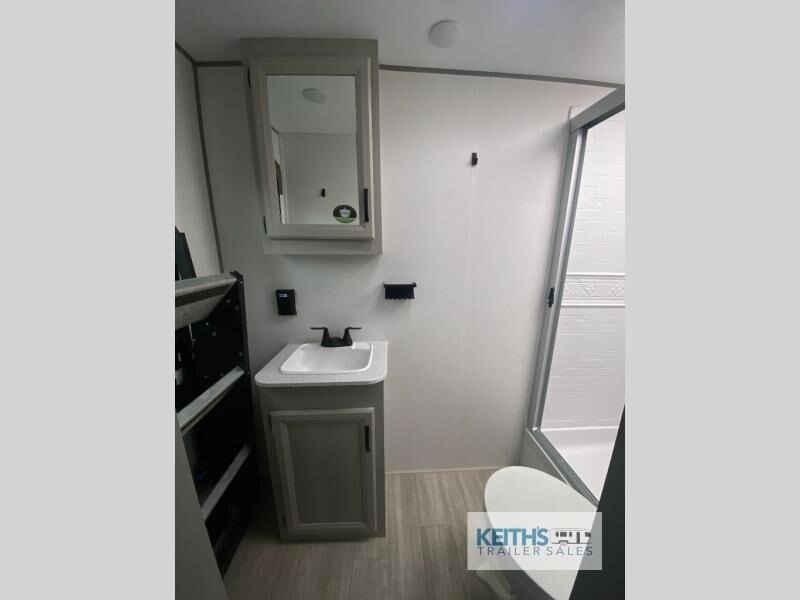2027 Coachmen RV Catalina Legacy Edition 333DBDSCK