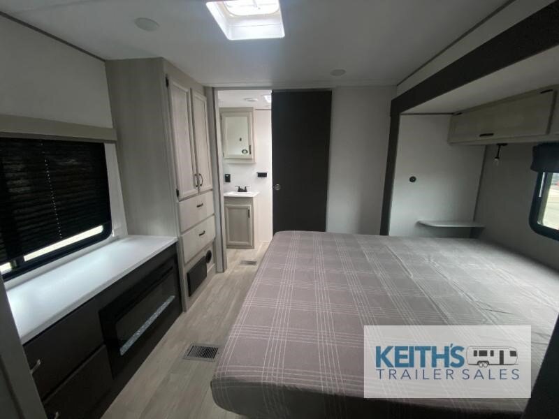 2027 Coachmen RV Catalina Legacy Edition 333DBDSCK