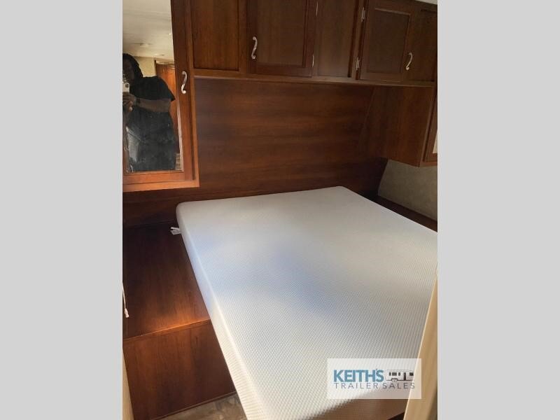 2014 Prime Time RV Avenger 27BBS