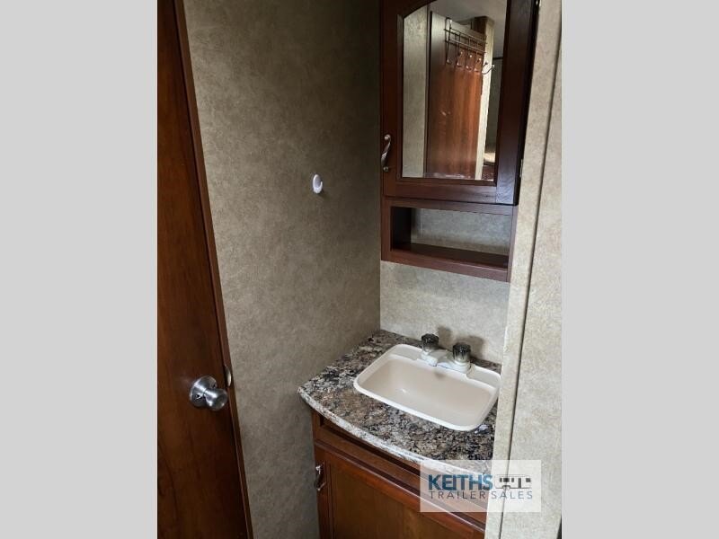 2014 Prime Time RV Avenger 27BBS
