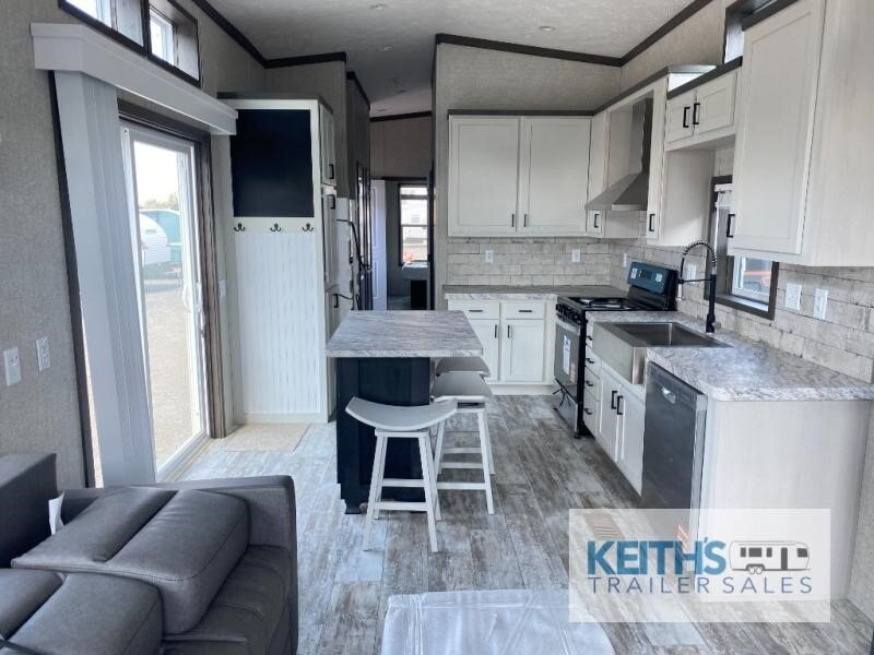 2027 Fairmont Country Manor 148038ES