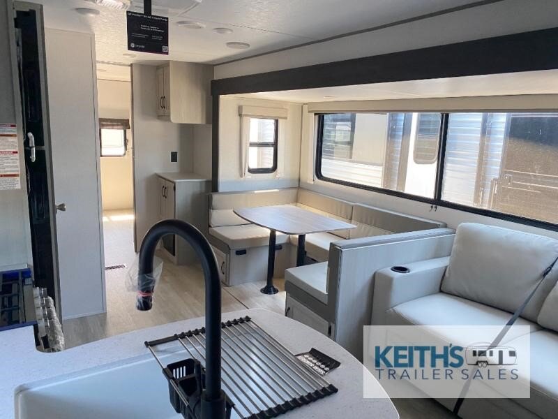 2027 Coachmen RV Catalina Legacy Edition 323BHDSCK