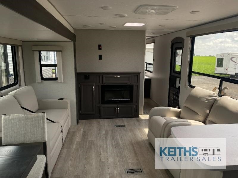 2027 Coachmen RV Catalina Legacy Edition 303RKDS