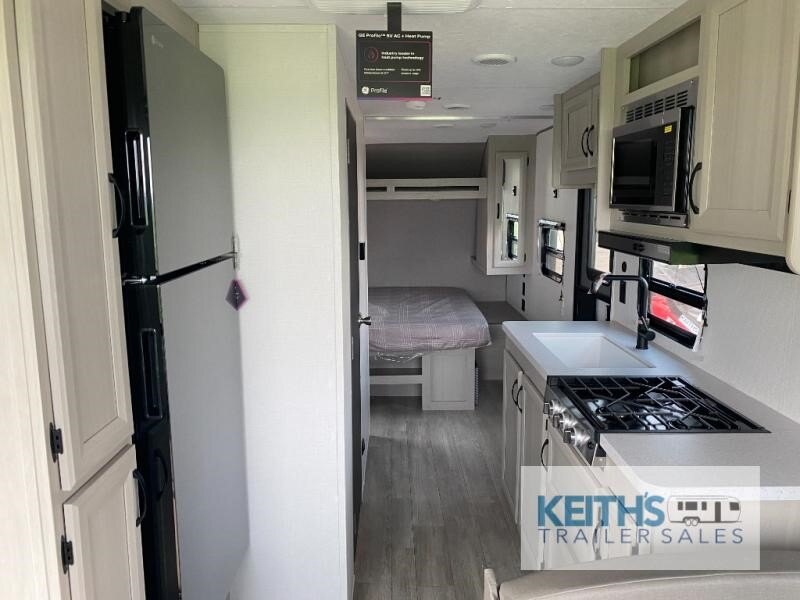 2027 Coachmen RV Catalina Summit Series 8 221EPIC