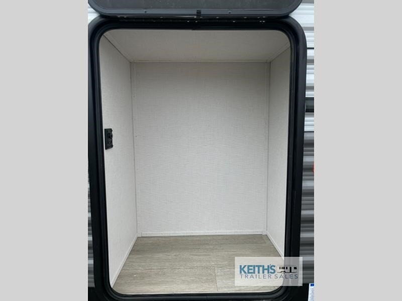 8925 45569 29201857 Coachmen Rv Catalina Destination Series 40bhts