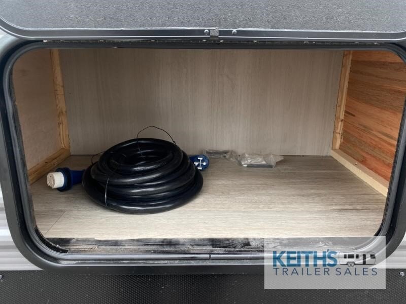 8925 45569 29201861 Coachmen Rv Catalina Destination Series 40bhts