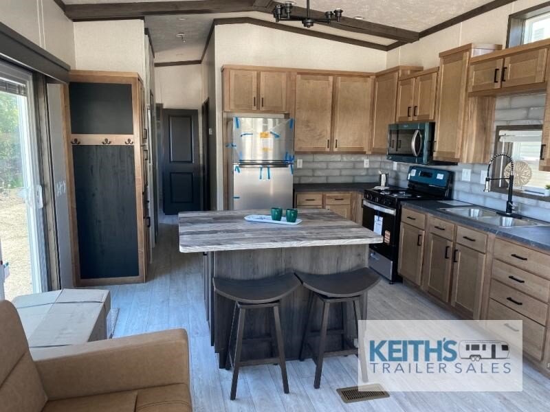 2027 Fairmont Country Manor 148033ES
