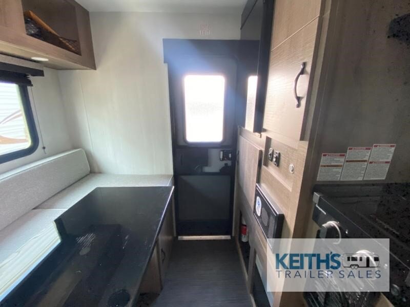 2027 Travel Lite Up Country 650U