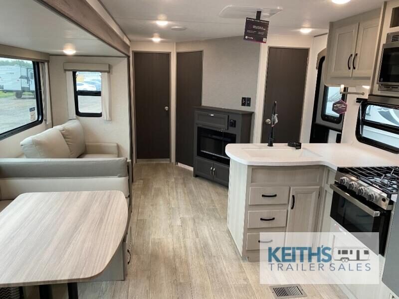 2027 Coachmen RV Catalina Legacy Edition 293TQBSCK