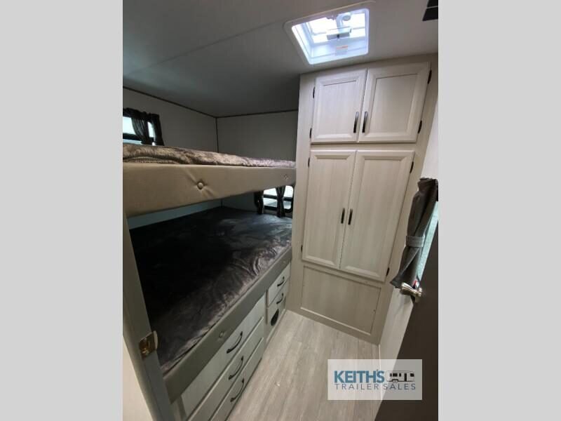 2027 Coachmen RV Catalina Legacy Edition 293TQBSCK