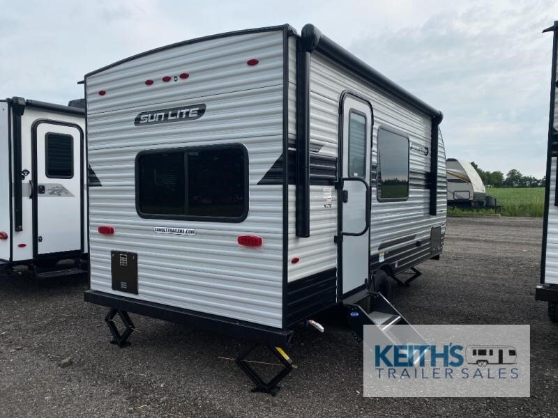 8925 45950 29209631 Sunset Park Rv Sun Lite 17rd