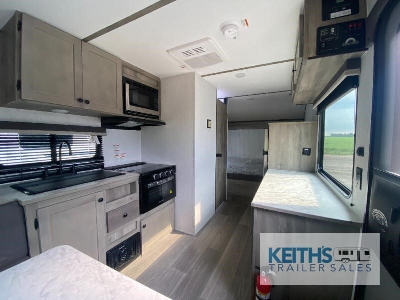 8925 45950 29209633 Sunset Park Rv Sun Lite 17rd