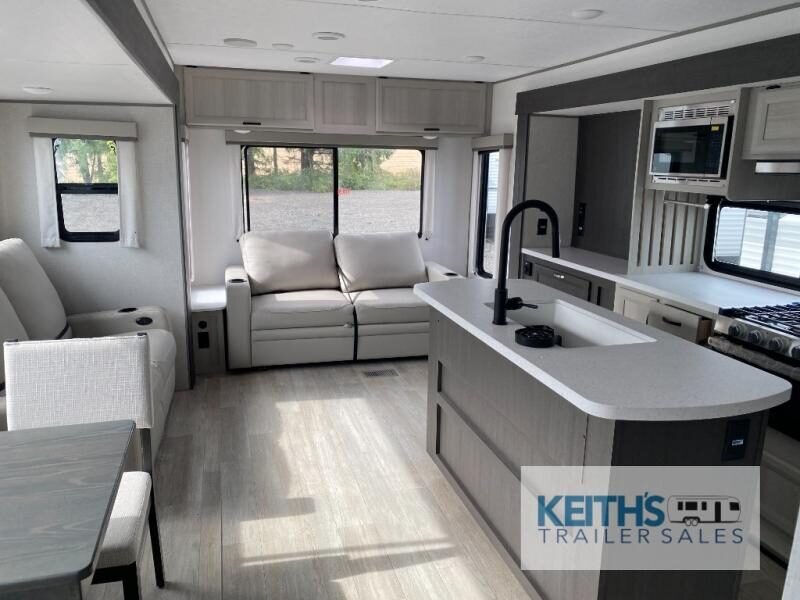 8925 46031 29224304 Coachmen Rv Catalina Legacy Edition 313rlts