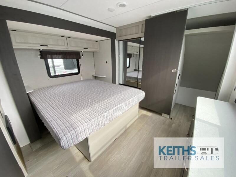2027 Coachmen RV Catalina Legacy Edition 313RLTS