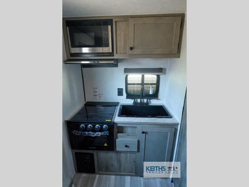 2027 Sunset Park RV Sun Lite LTD 19RK