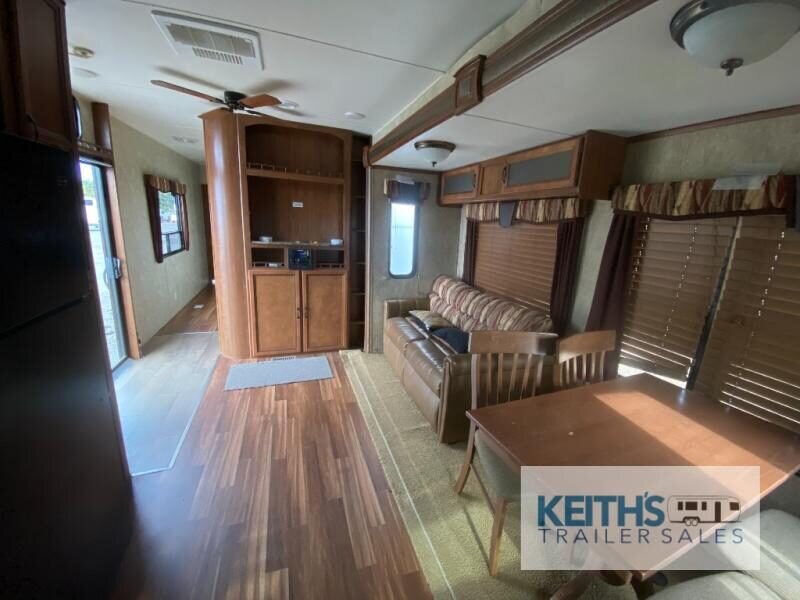8925 46286 29231951 Gulf Stream Rv Kingsport Lodge Series 40den As Is