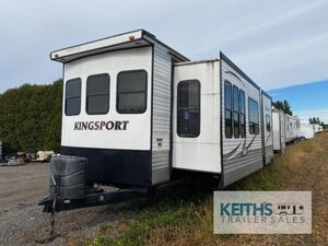 2015 Gulf Stream RV Kingsport Lodge Series 40DEN AS IS