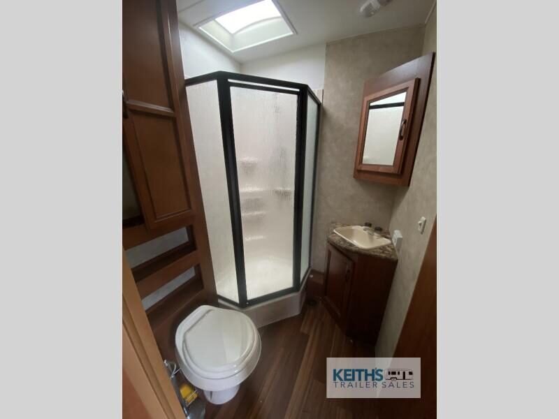 2015 Gulf Stream RV Kingsport Lodge Series 40DEN AS IS