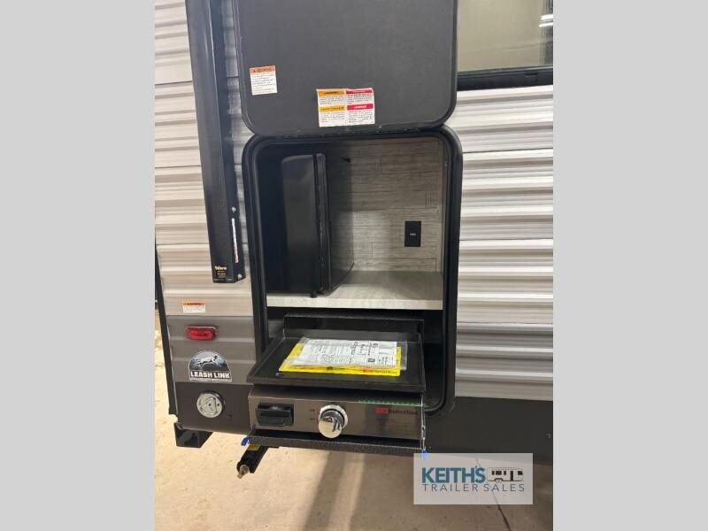 2025 Coachmen RV Catalina Summit Series 7 184RBS