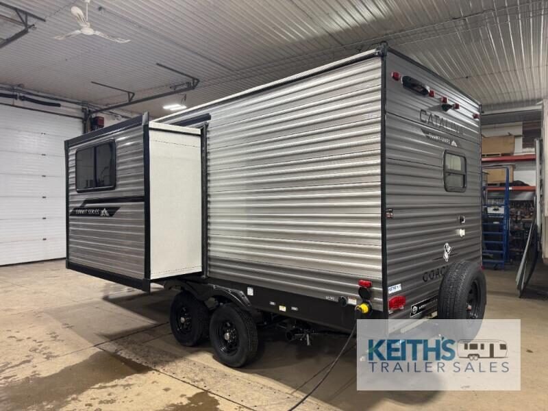 2025 Coachmen RV Catalina Summit Series 7 184RBS