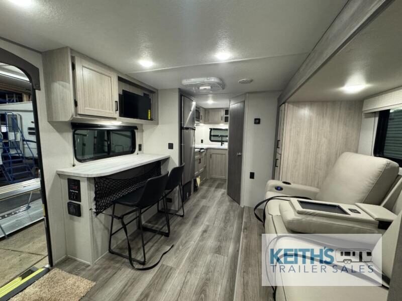 2025 Coachmen RV Catalina Summit Series 7 184RBS