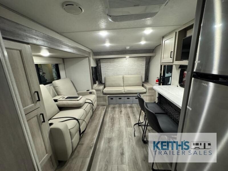 2025 Coachmen RV Catalina Summit Series 7 184RBS