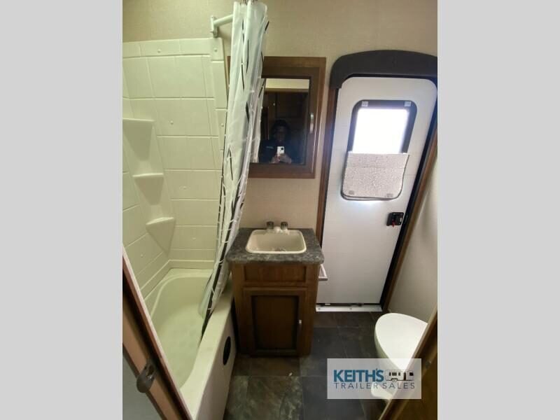 2017 CrossRoads RV ReZerve 31BH