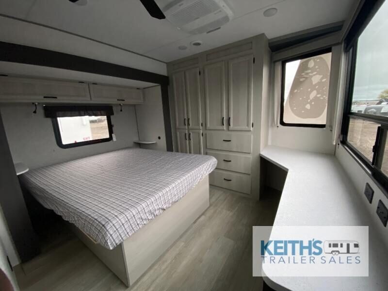 2027 Coachmen RV Catalina Destination Series 40BHTS