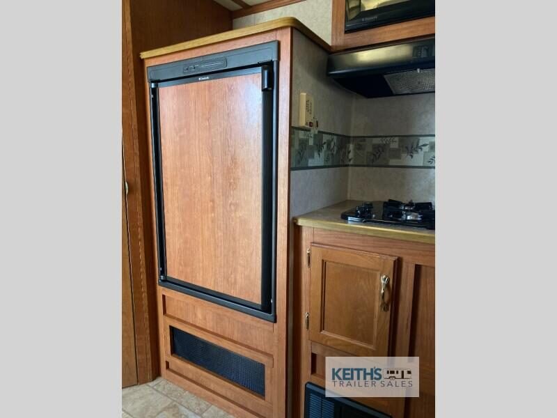 2011 Lighthouse RV Manufacturing Travel Trailers 18RB AS IS