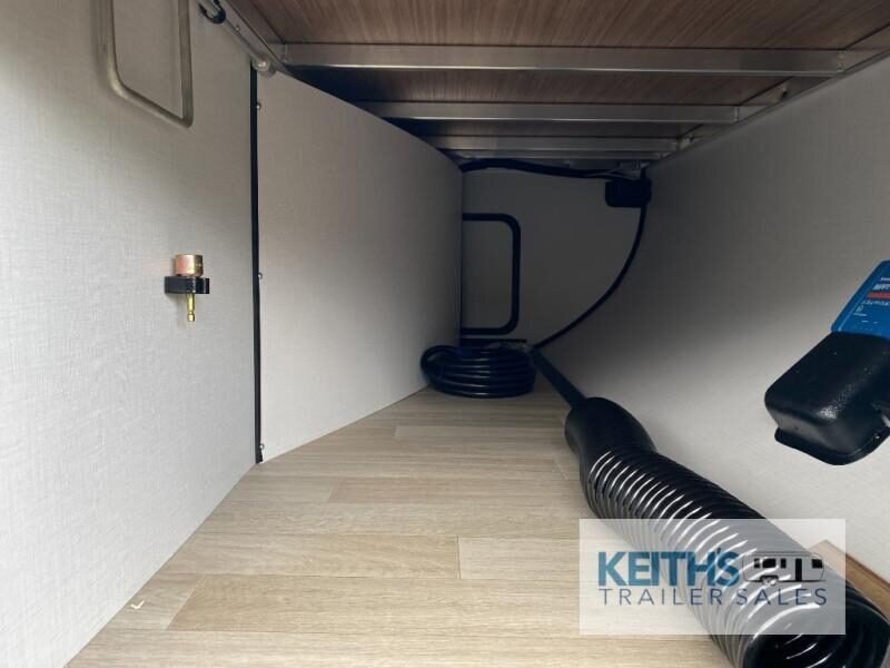 8925 46685 29233474 Keystone Rv Reign 19rk