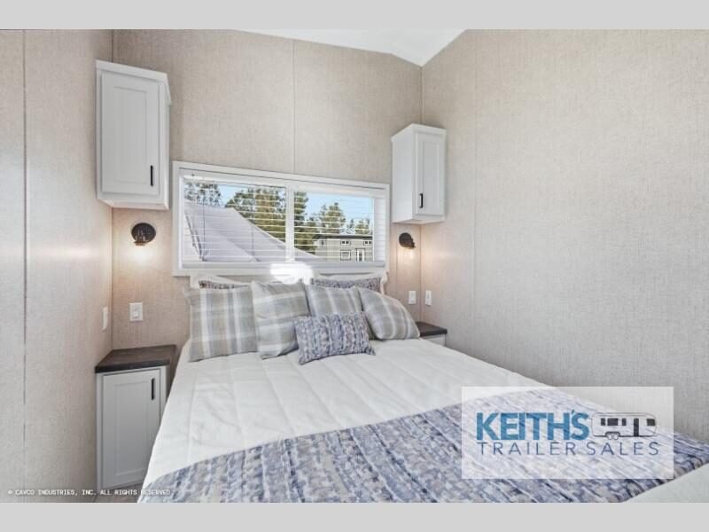 2027 Fairmont COUNTRY MANOR NORTHRIDGE