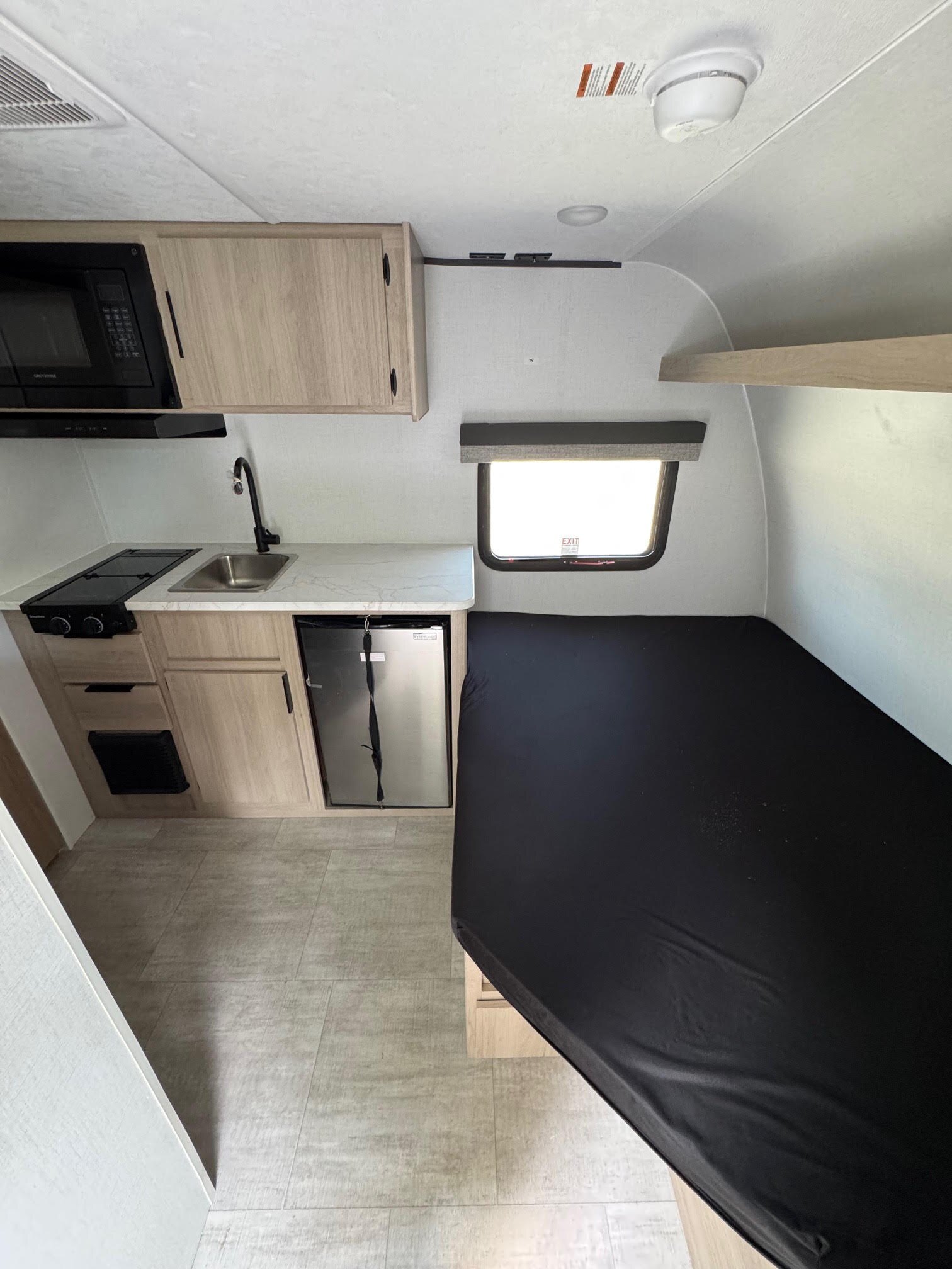 9489 40658 28097087 Dutchmen Colorado 130 Bhc