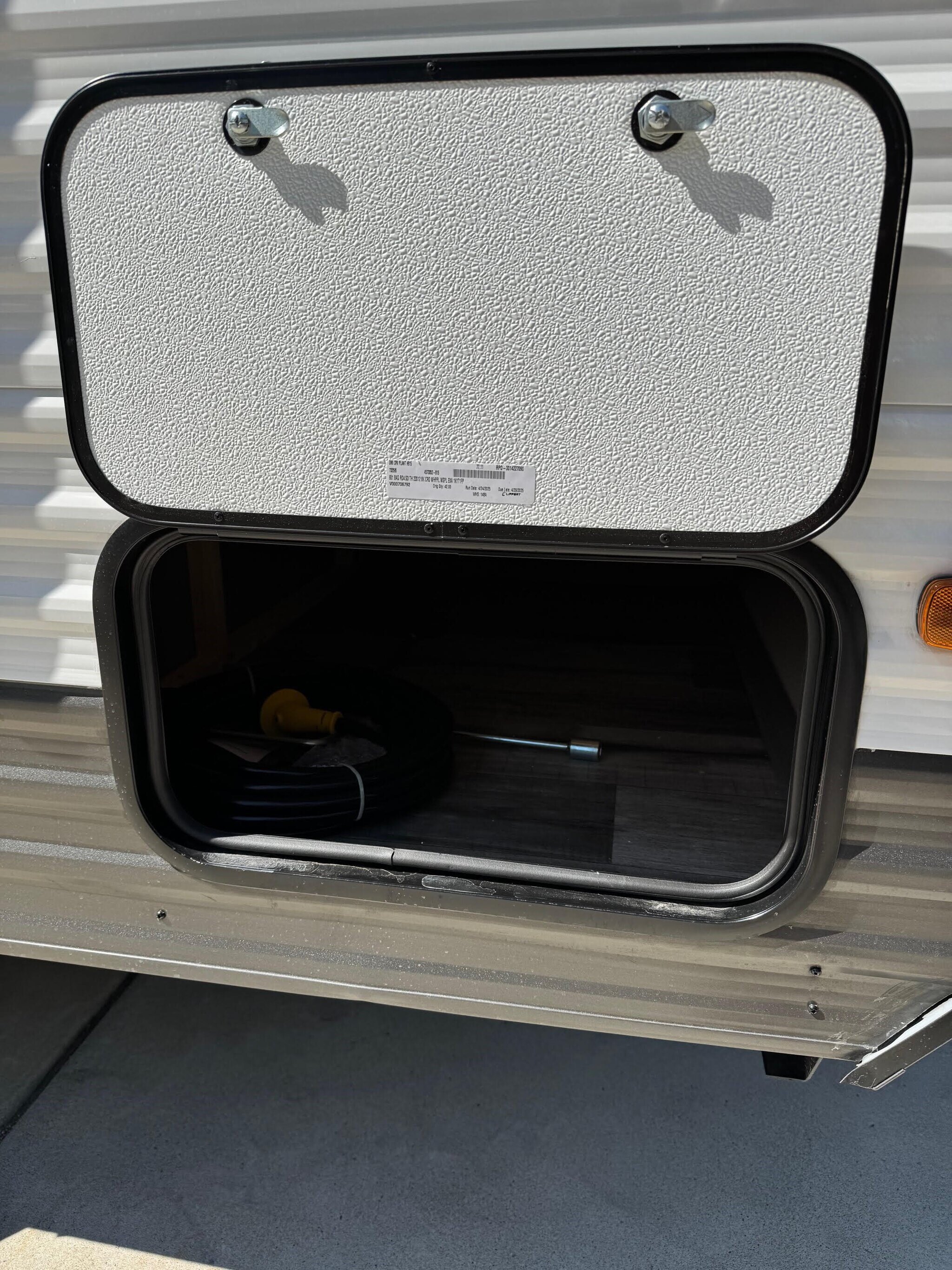 9489 43193 29030319 Dutchmen Rv Colorado 17bhc