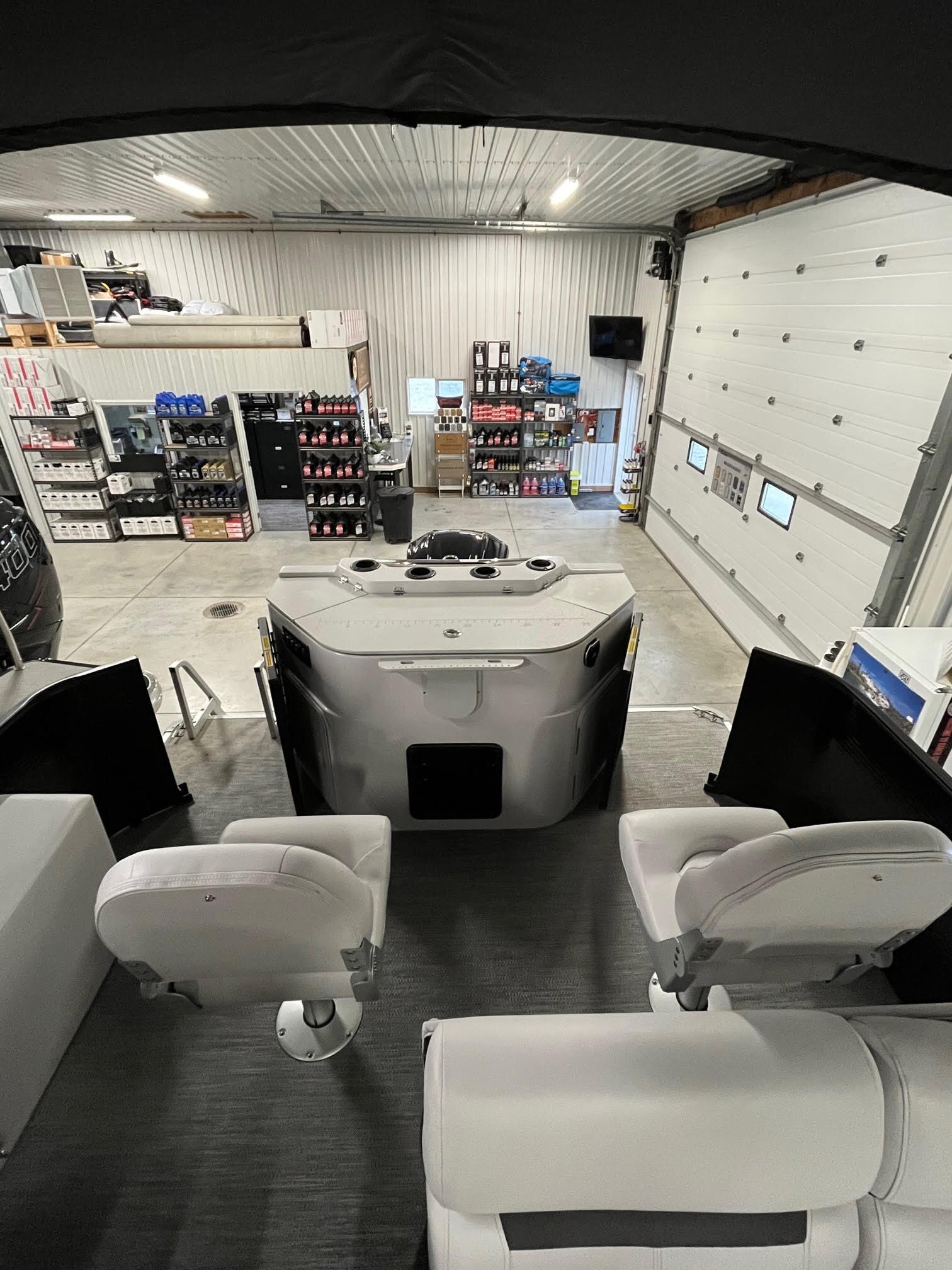 9489 497125 19165319 Godfrey Pontoons 2286 Fs