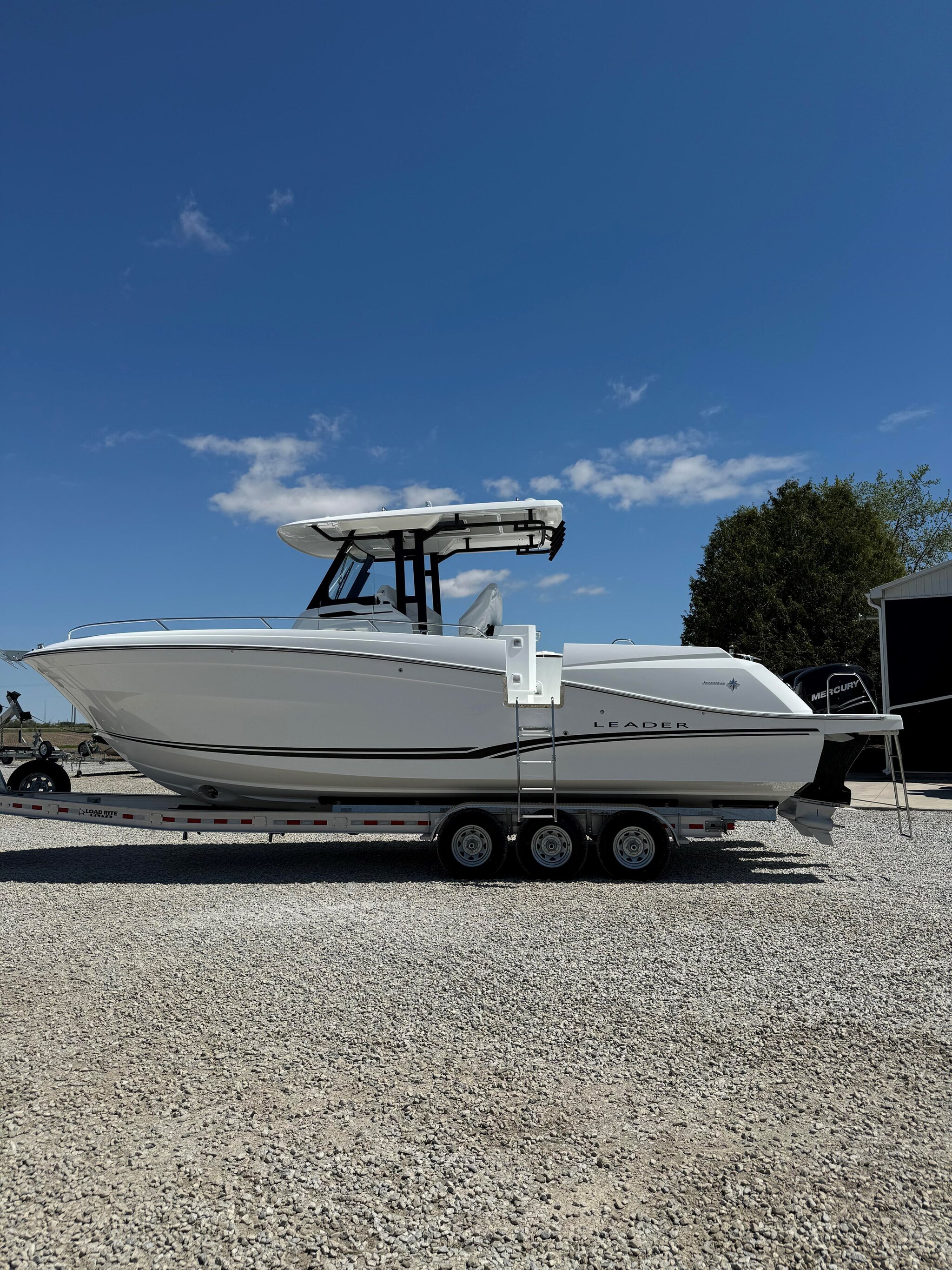 9489 530251 20782394 Jeanneau Leader 105 Cc