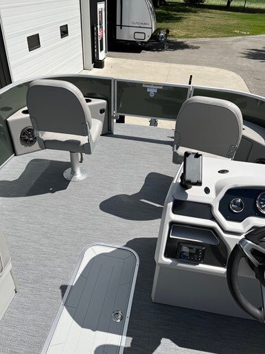 9489 590107 22825131 Godfrey Pontoons Sweet Water 2086 Fx