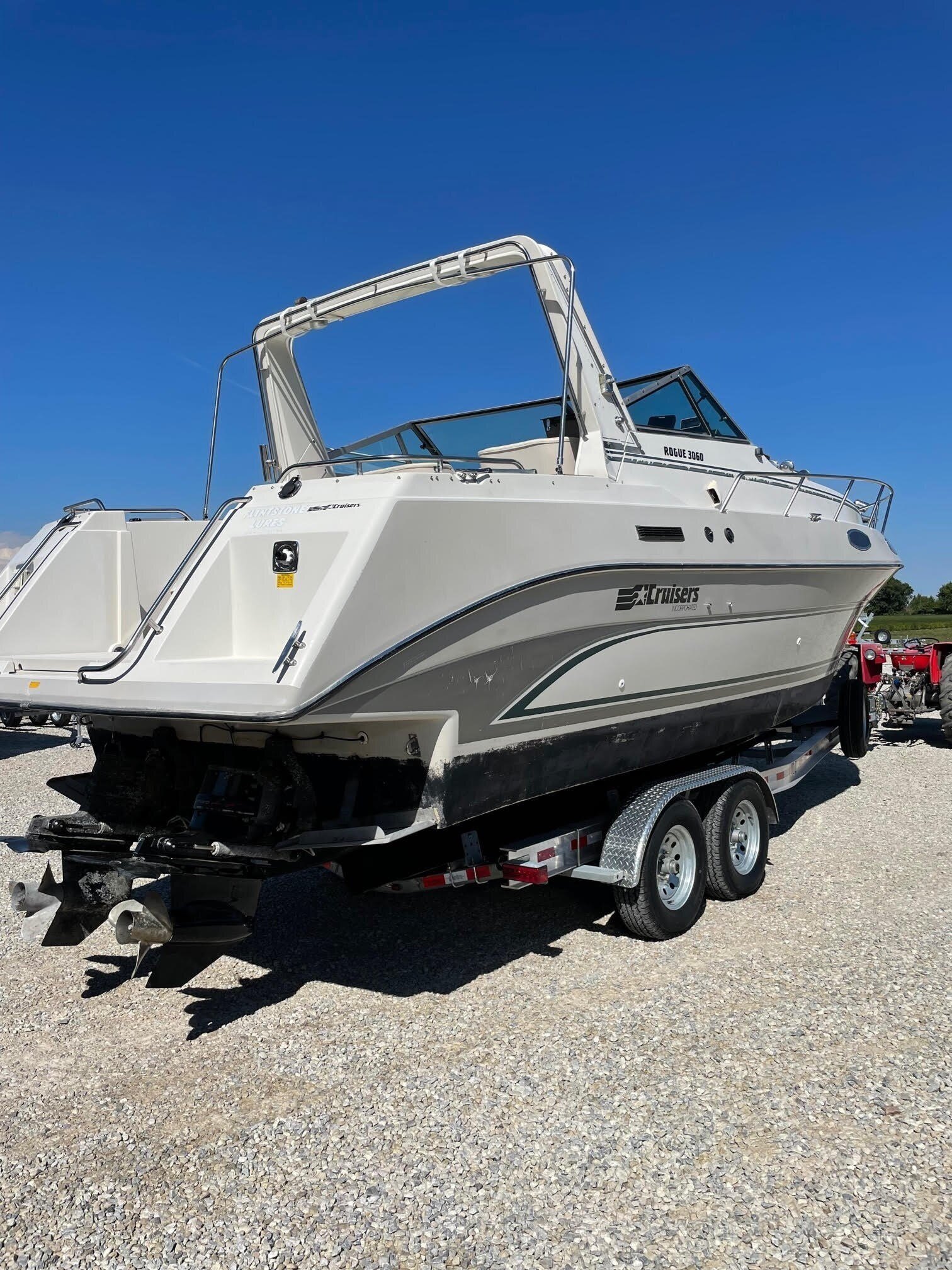 9489 663228 23328542 Cruisers Yachts Rogue 3060