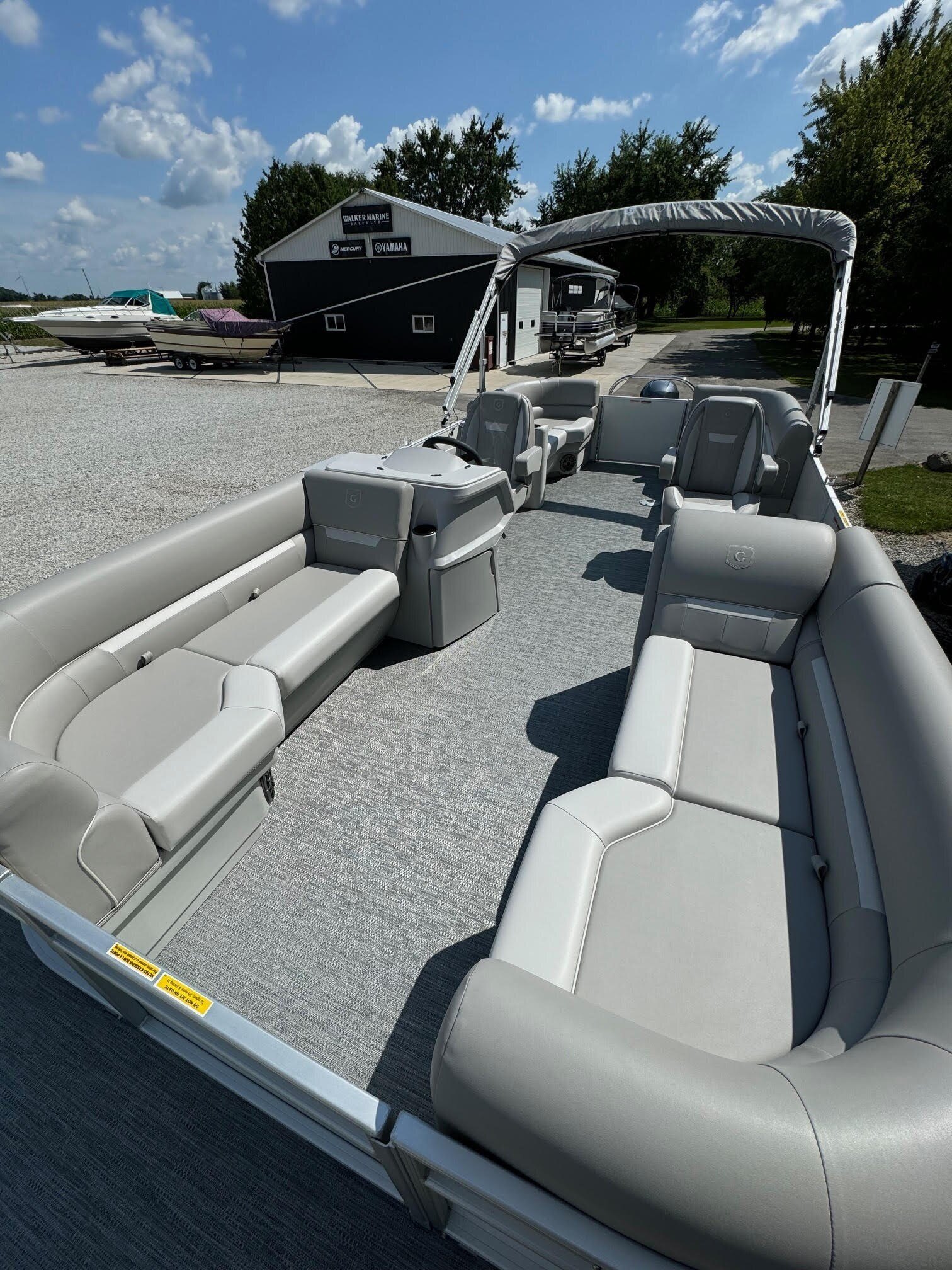 9489 663236 23328693 Godfrey Pontoons 2286sbx