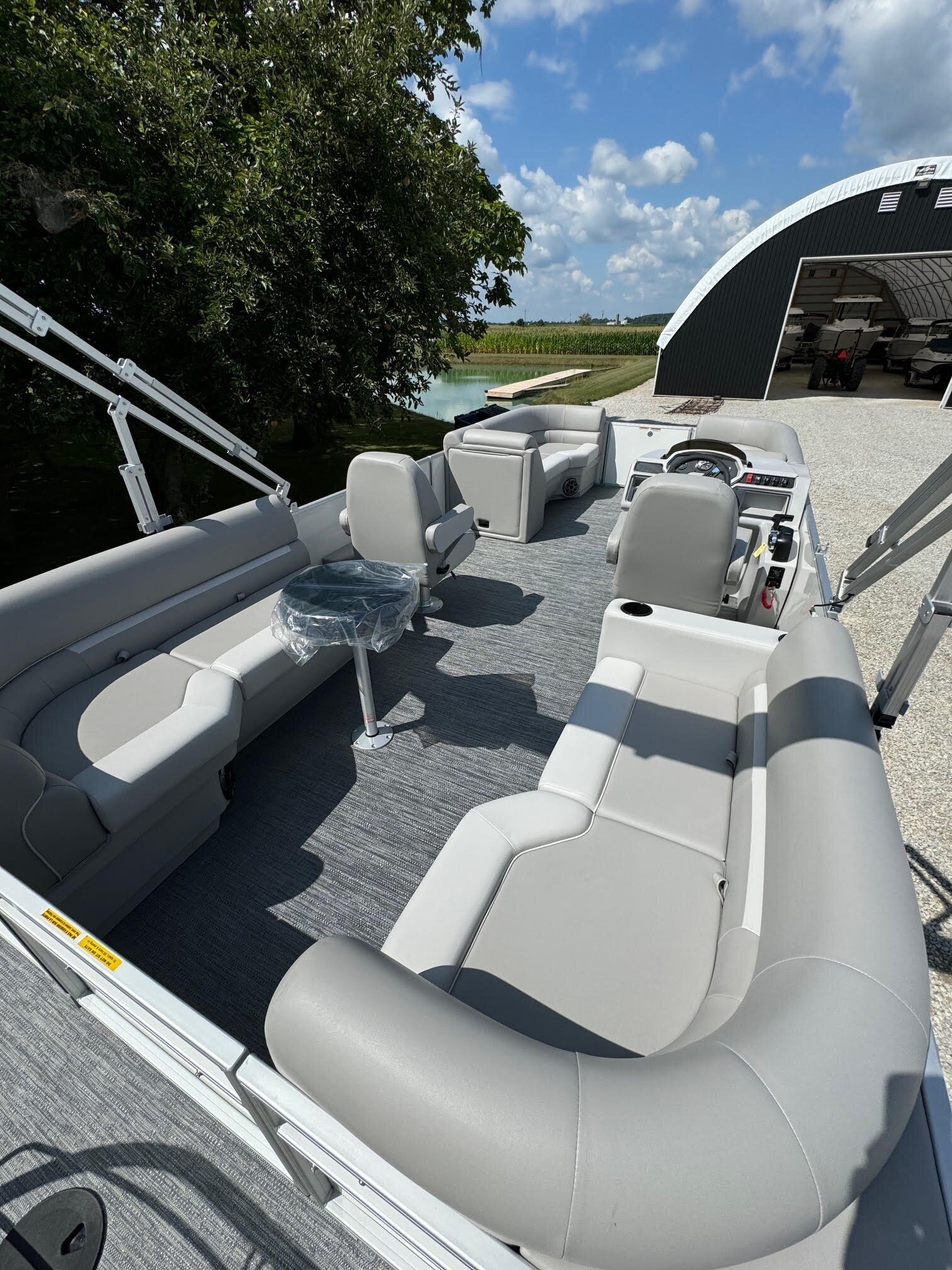 9489 663236 23328695 Godfrey Pontoons 2286sbx