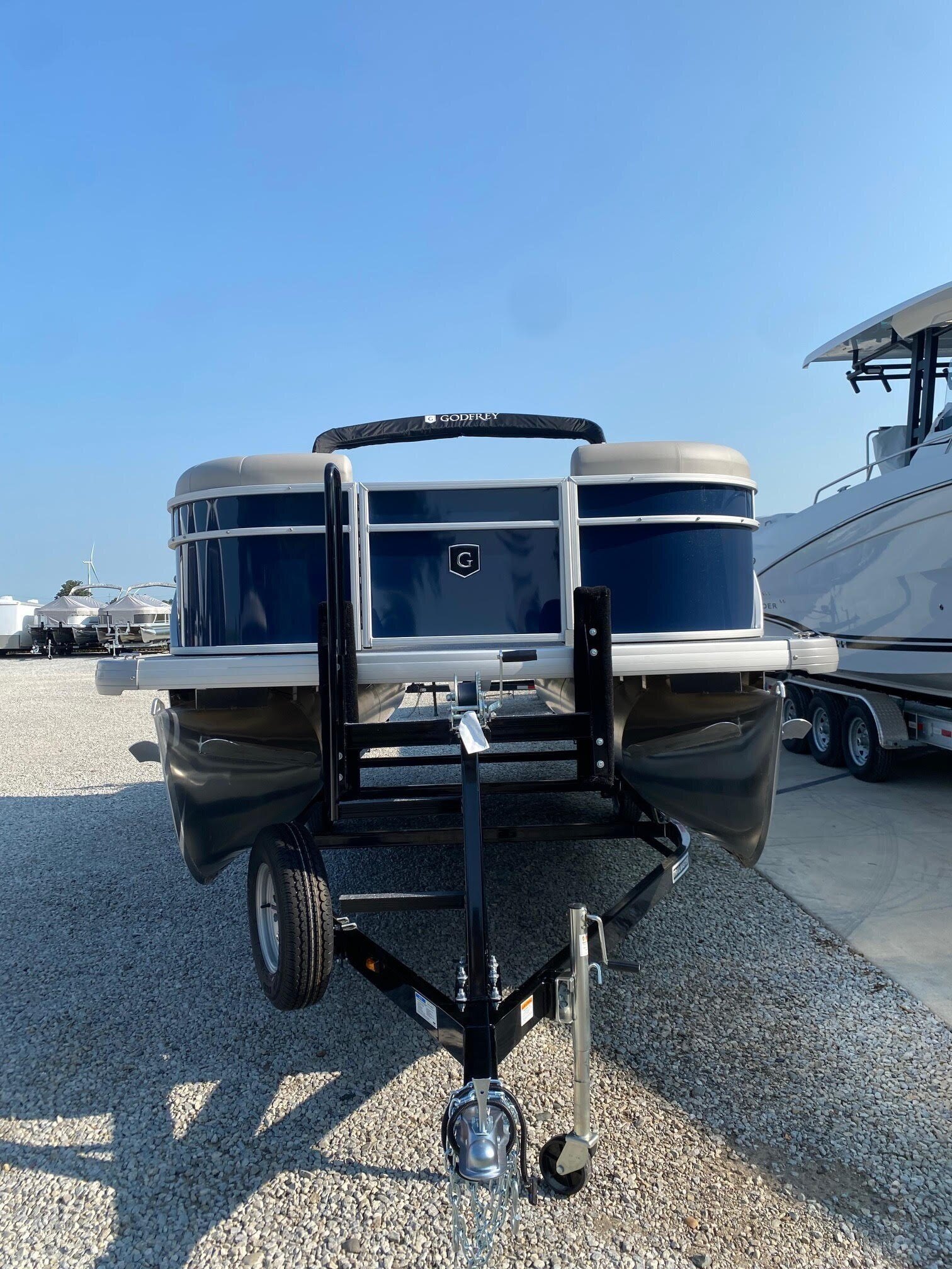 9489 663237 23328707 Godfrey Pontoons 2286sbx