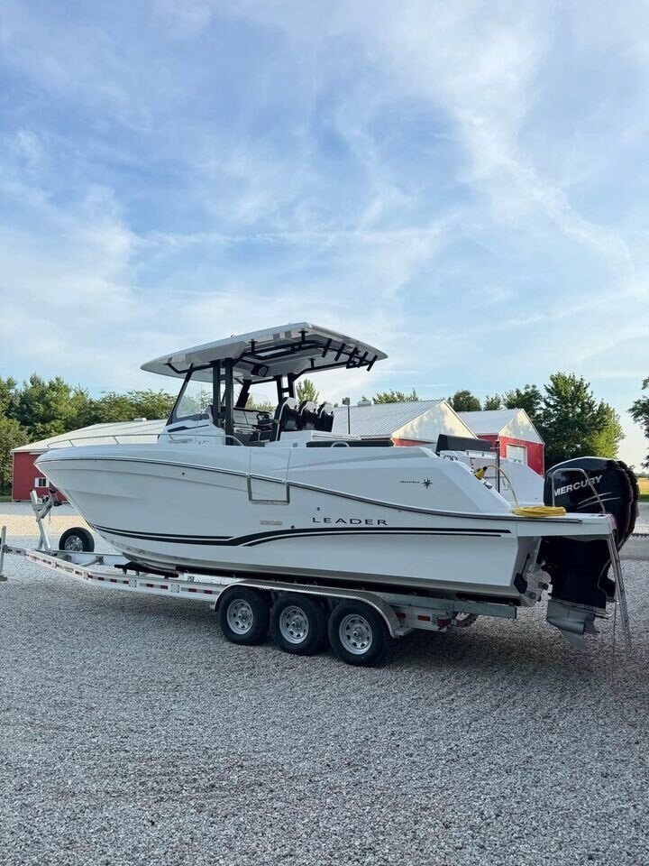 9489 663239 23328740 Jeanneau Leader 105 Cc