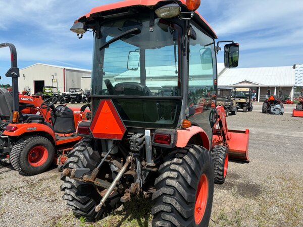 2017 KUBOTA B2650HSDC used for sale - photo 2
