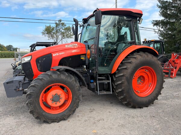 2016 KUBOTA M5 091HDCC12 used for sale - photo 3