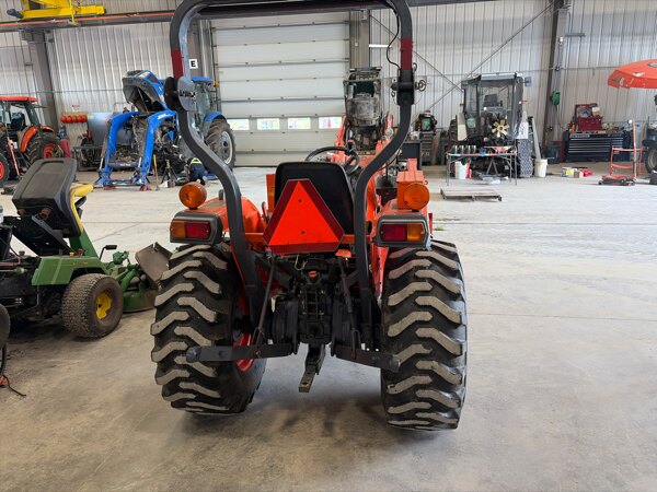 2008 KUBOTA L3400HST used for sale - photo 4