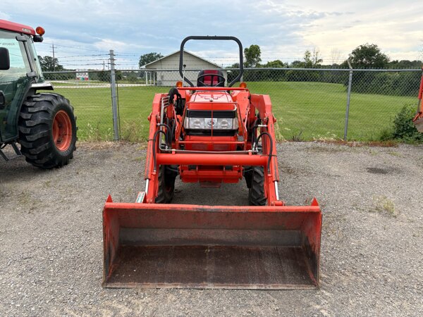 KUBOTA L3010HST used for sale - photo 2
