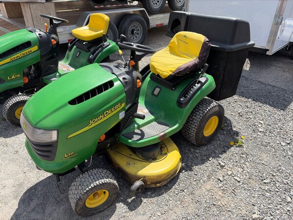 2005 JOHN DEERE L111A used for sale - photo 1