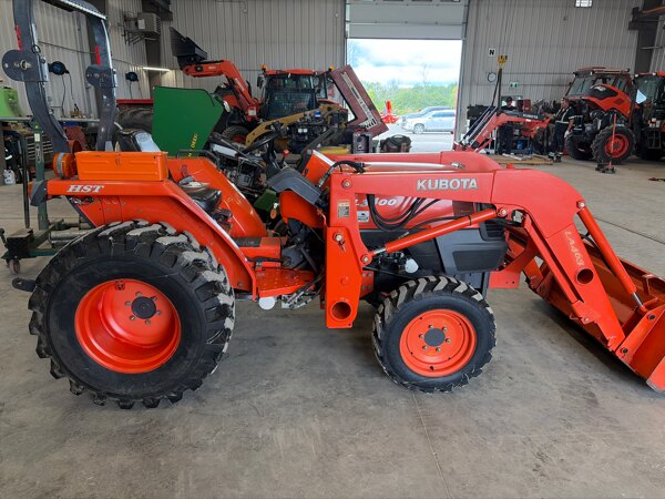 2008 KUBOTA L3400HST used for sale - photo 3