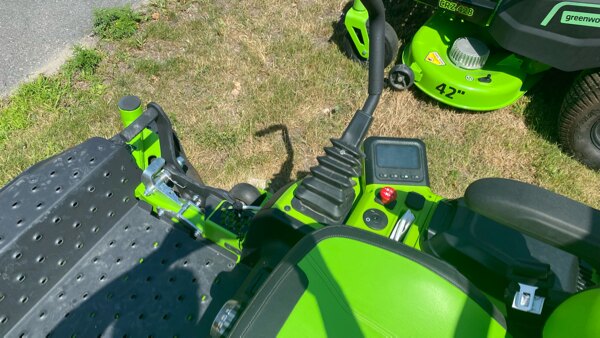 2025 GREENWORKS MZ548