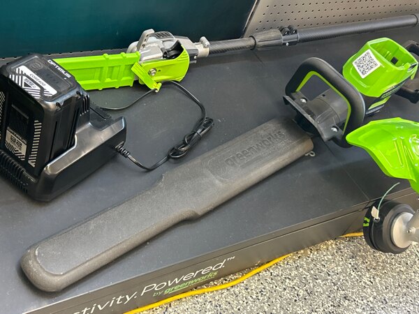 2025 GREENWORKS HT241 25DP