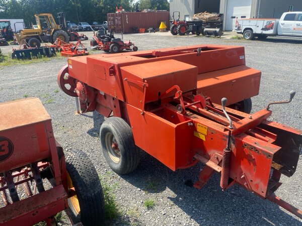 MF 124 square baler